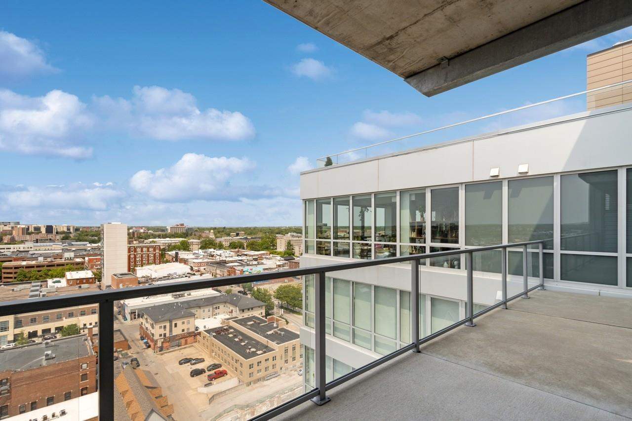 404 E College St Unit: 1407