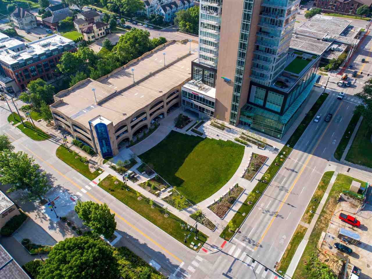 404 E College St Unit: 1407