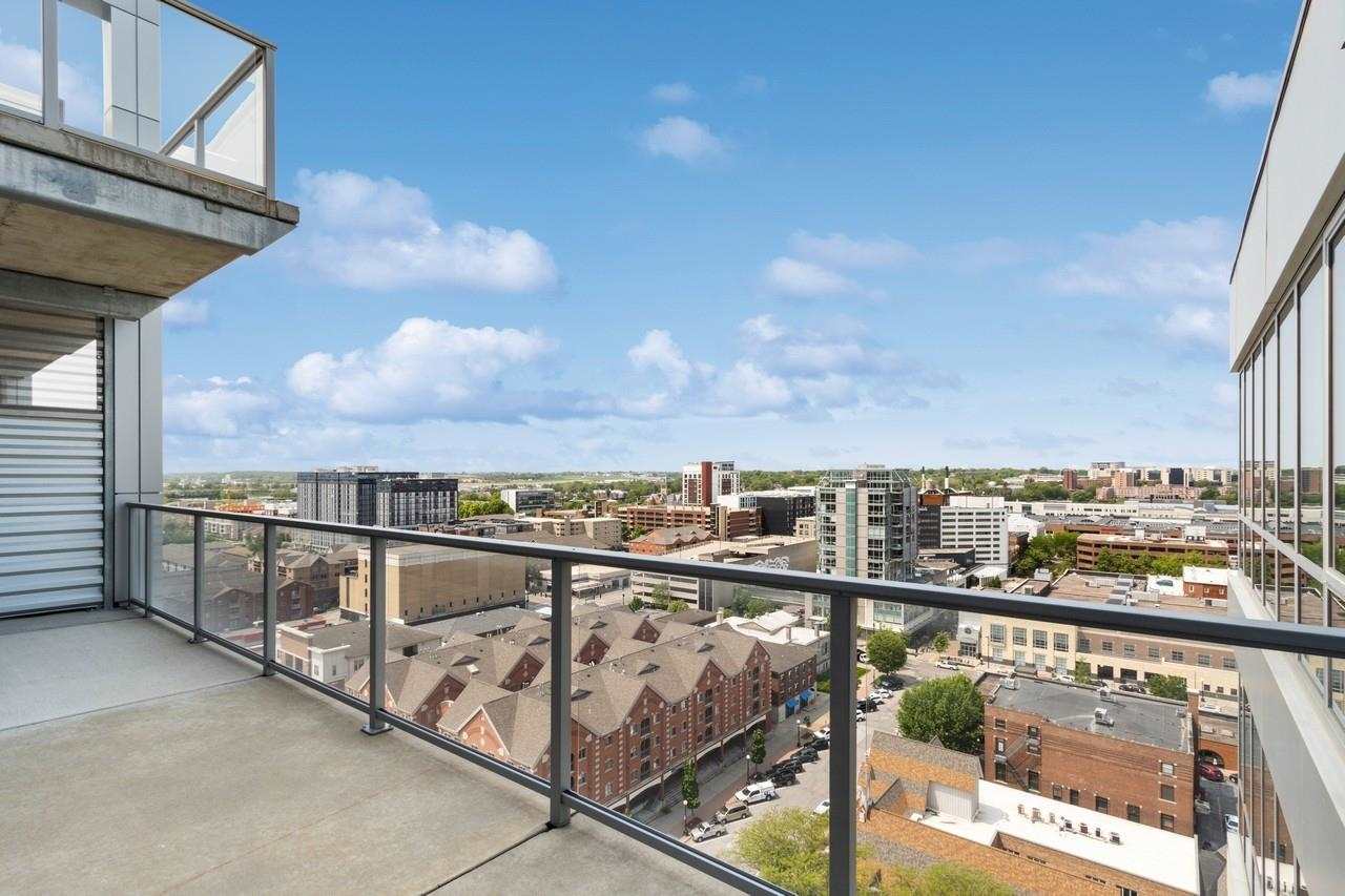 404 E College St Unit: 1407