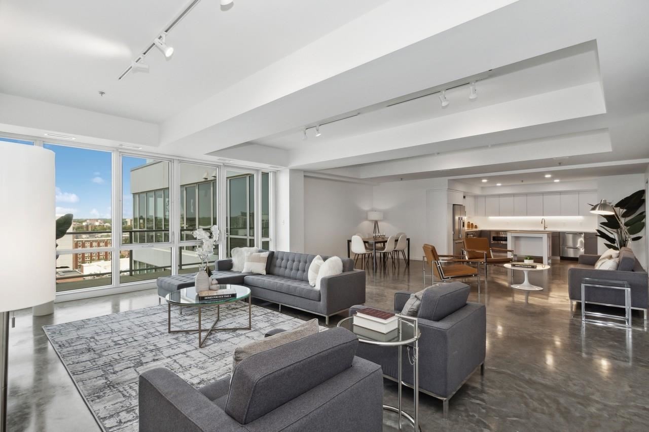 404 E College St Unit: 1407