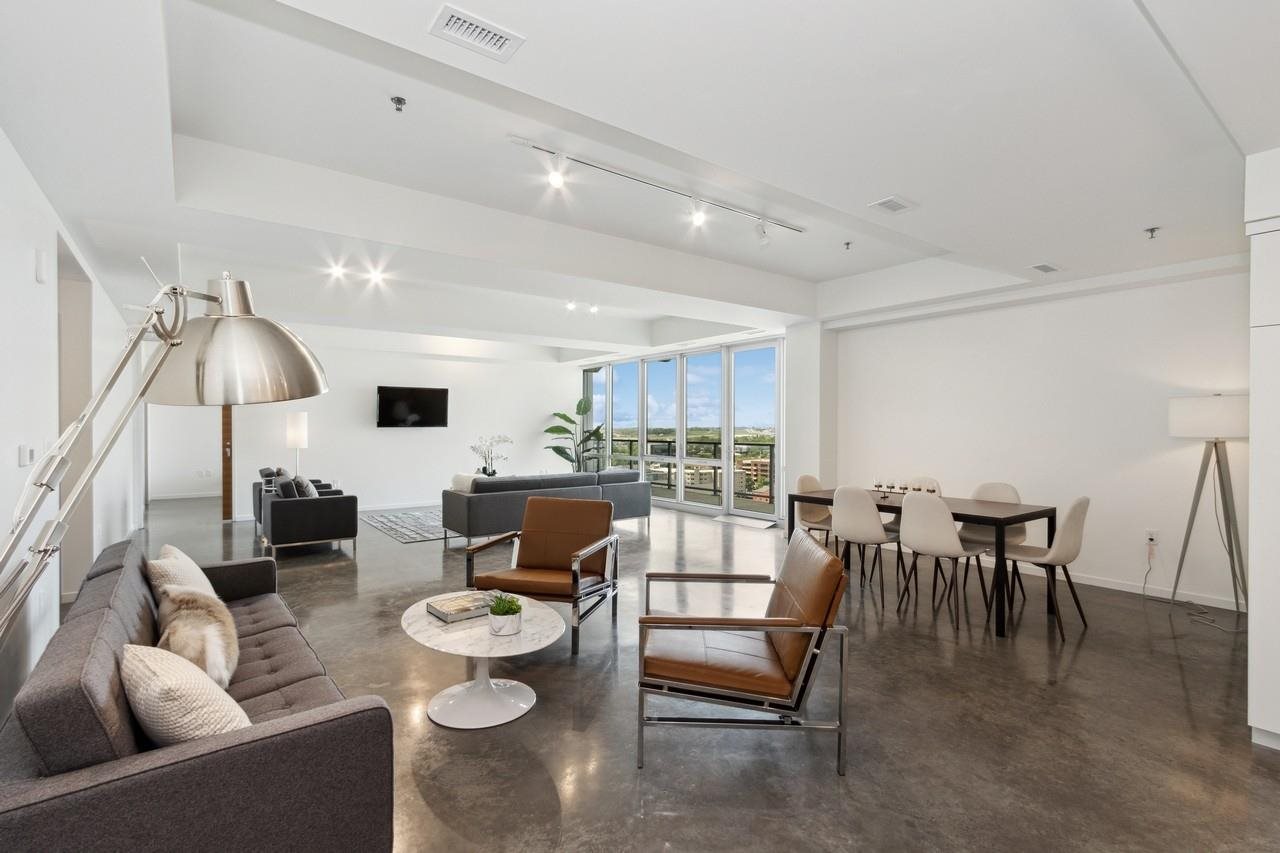 404 E College St Unit: 1407