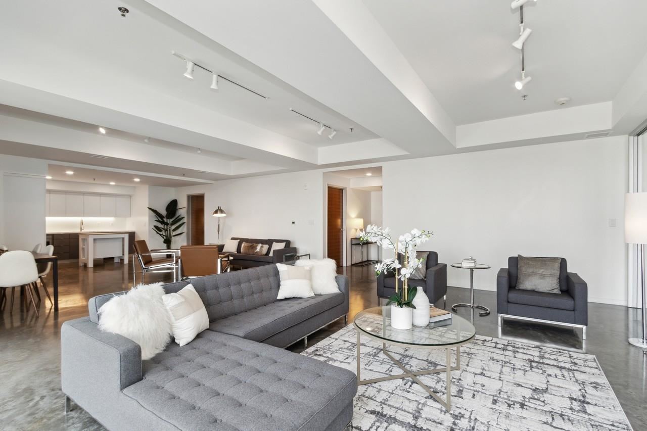 404 E College St Unit: 1407