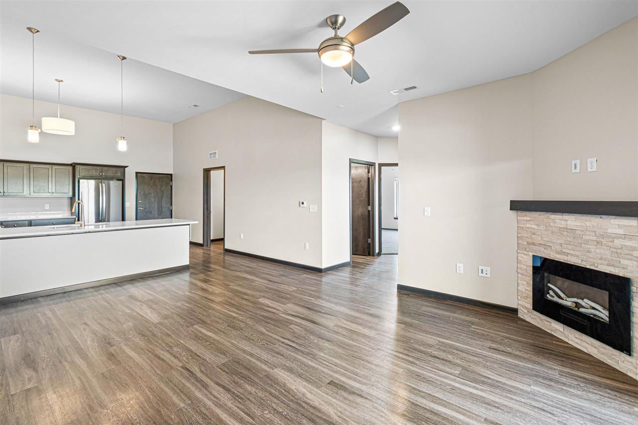 2873 Spring Rose Cir #102