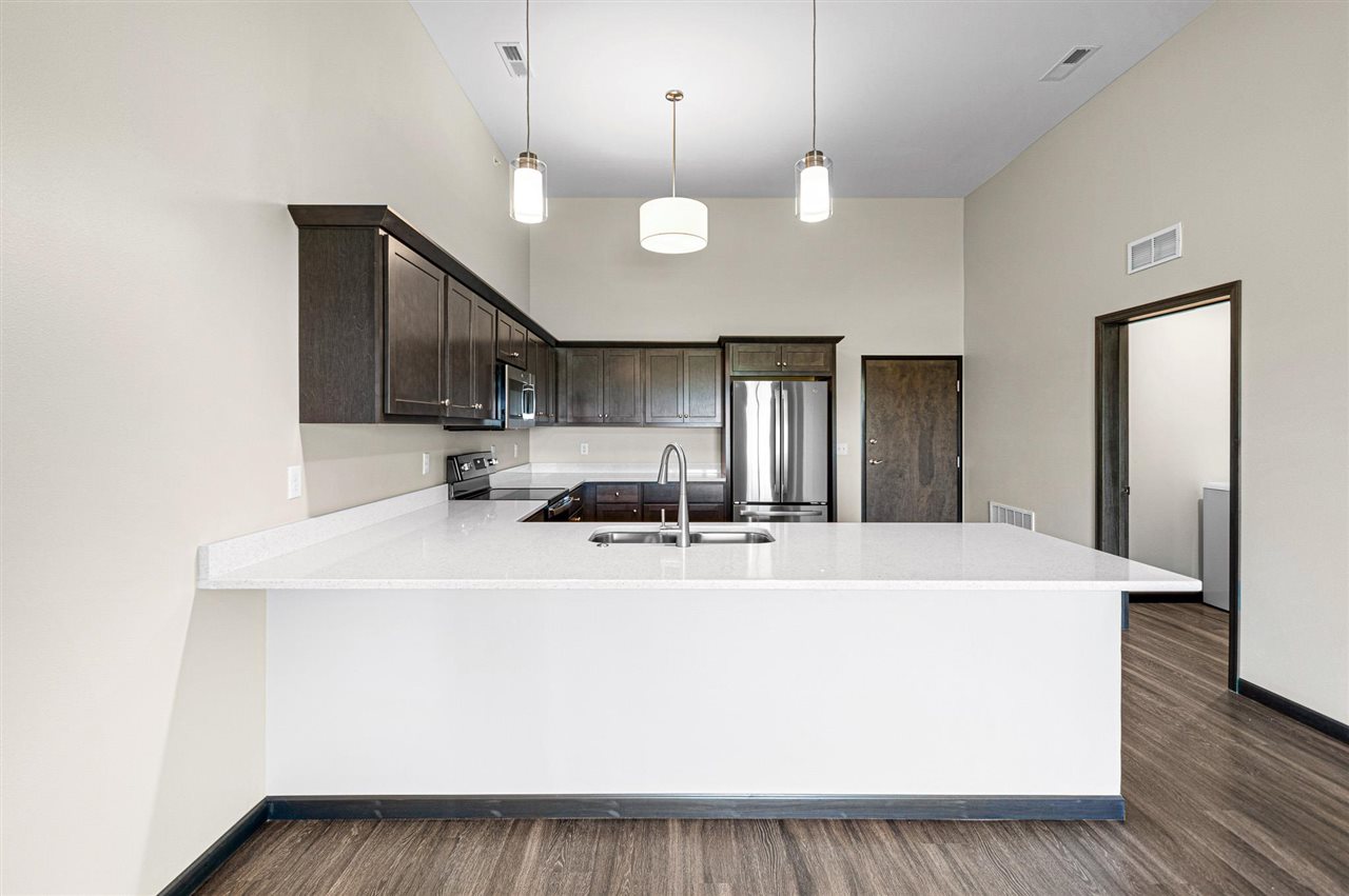 2873 Spring Rose Cir #102