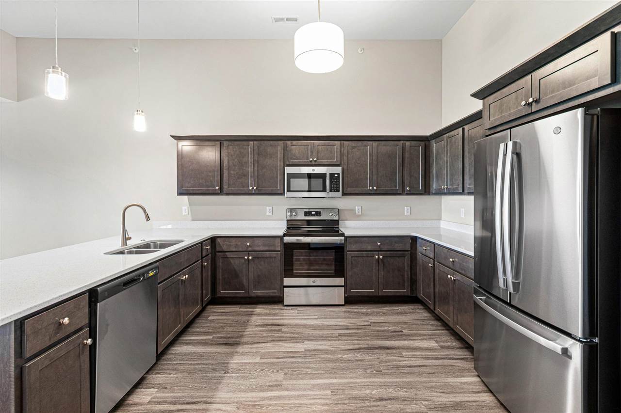 2873 Spring Rose Cir #102