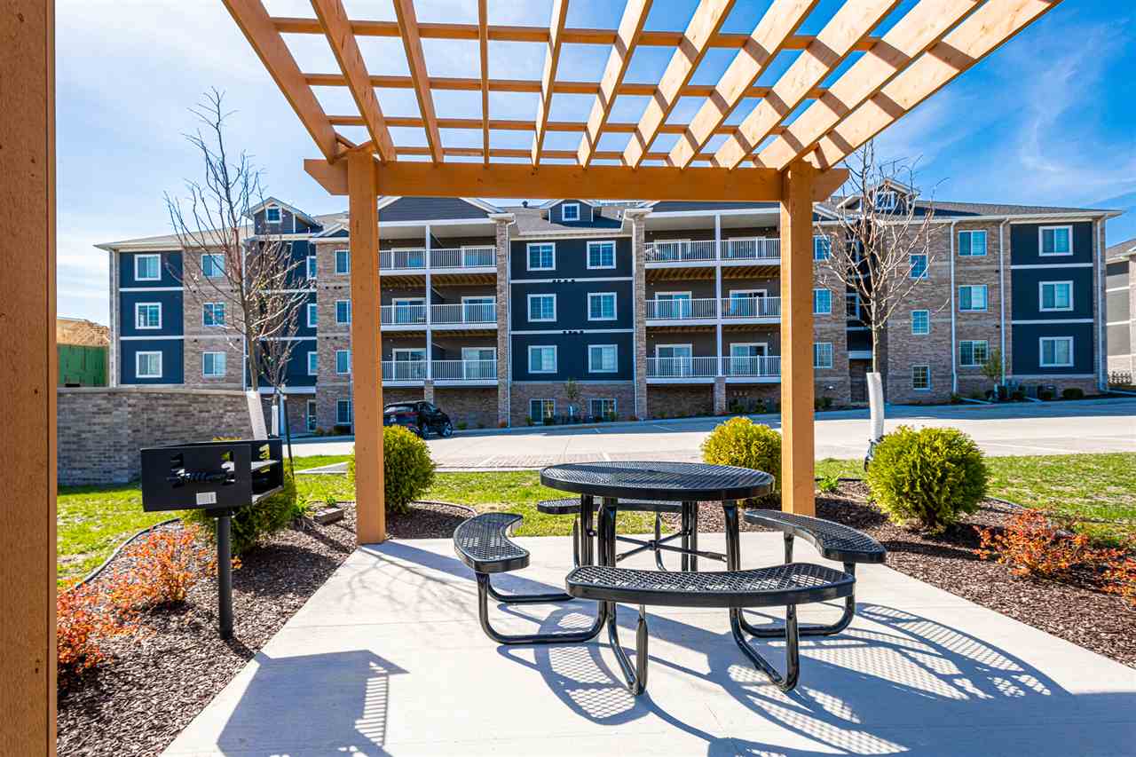 2873 Spring Rose Cir #301