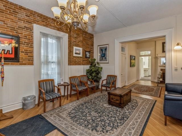 319 E Bloomington St