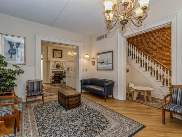 319 E Bloomington St