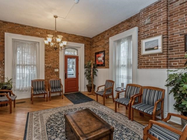 319 E Bloomington St