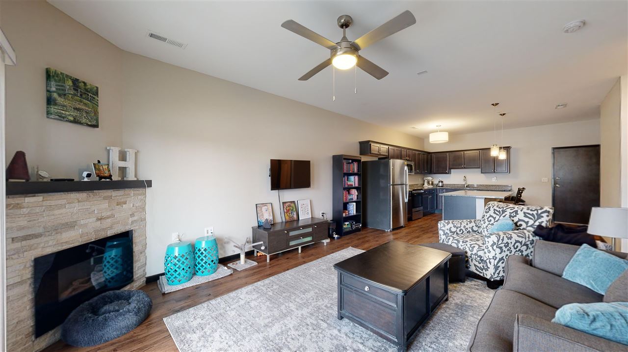 2863 Spring Rose Cir Unit: 105