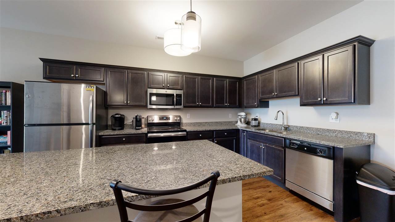 2863 Spring Rose Cir Unit: 105