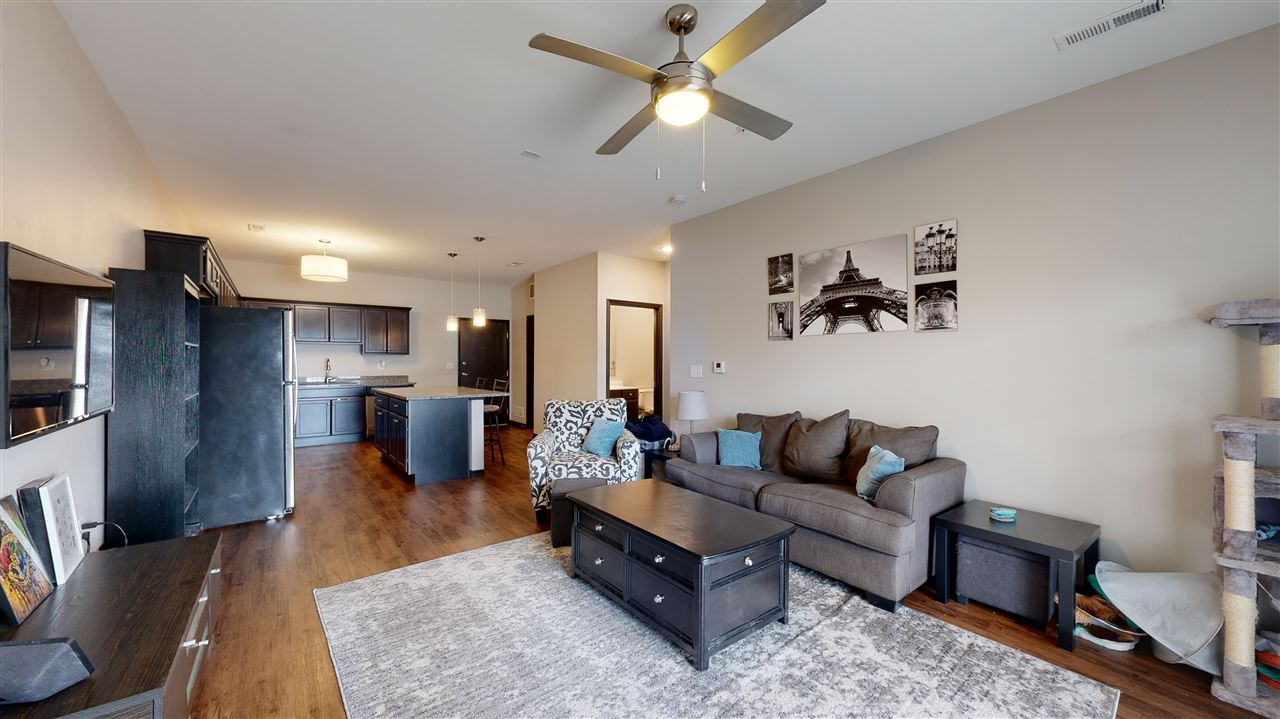 2863 Spring Rose Cir Unit: 105