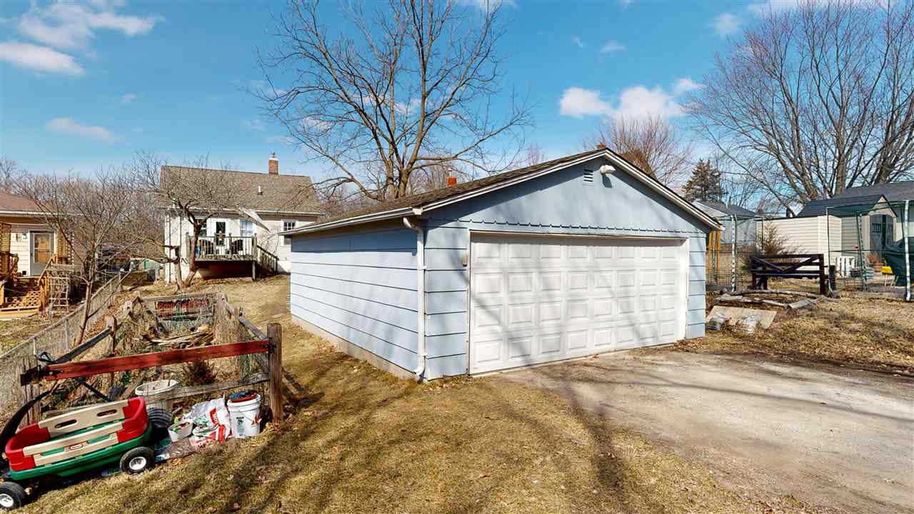 1016 N Dodge St