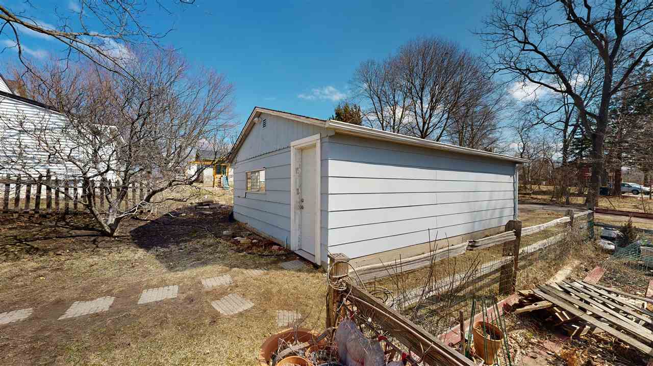 1016 N Dodge St