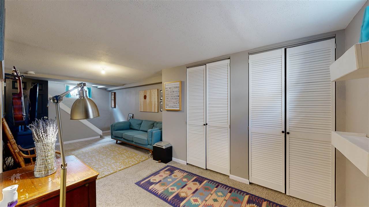 1016 N Dodge St