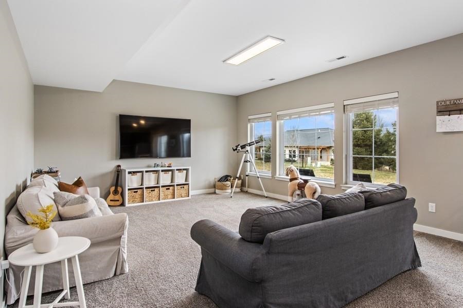 1090 Highland Park Ave