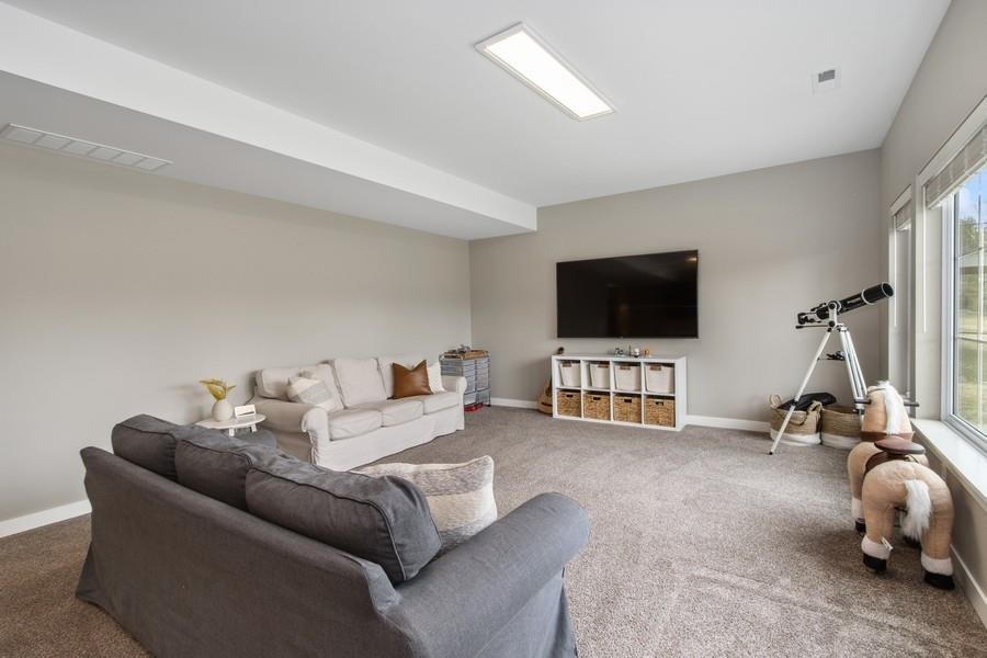 1090 Highland Park Ave