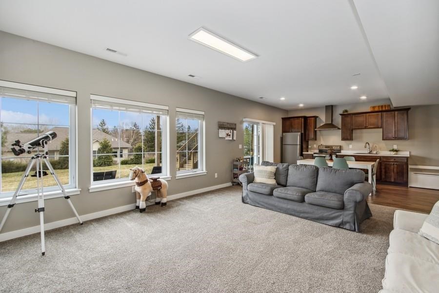 1090 Highland Park Ave