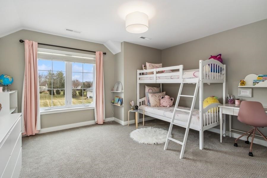 1090 Highland Park Ave