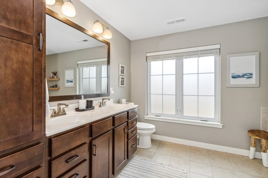 1090 Highland Park Ave