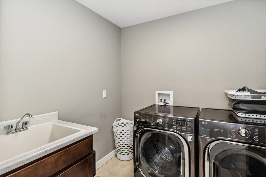 1090 Highland Park Ave