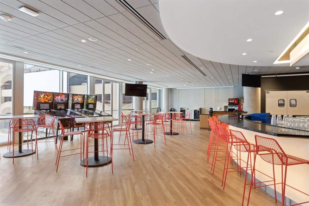 404 E College St Unit: 1006