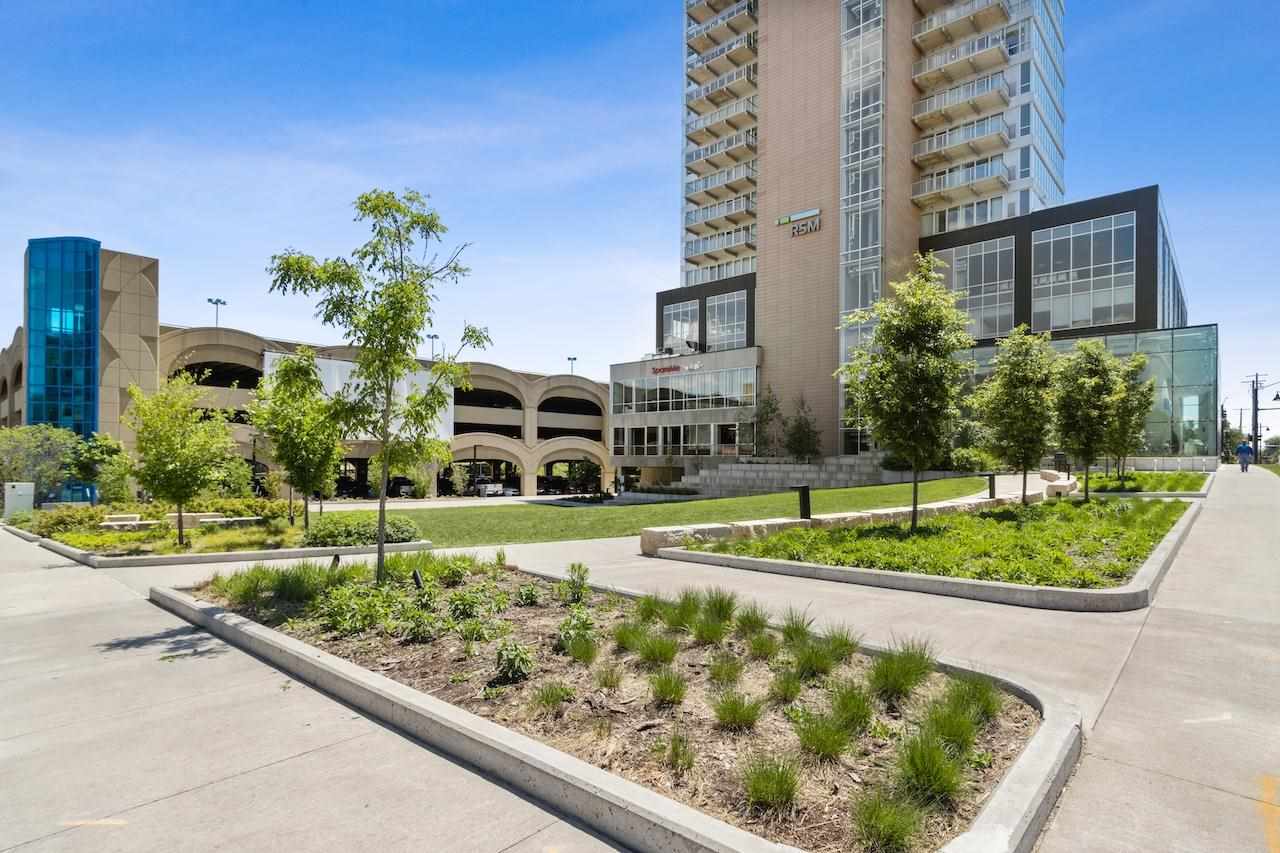 404 E College St Unit: 1006