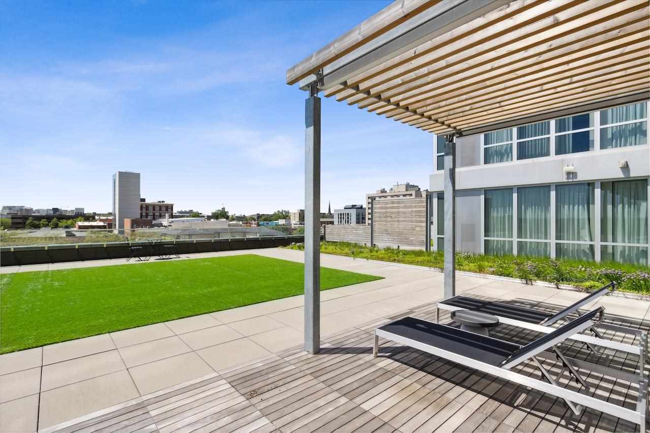 404 E College St Unit: 1006