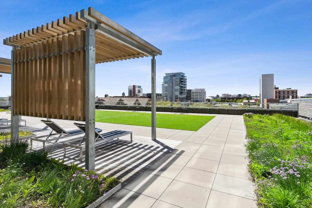 404 E College St Unit: 1006