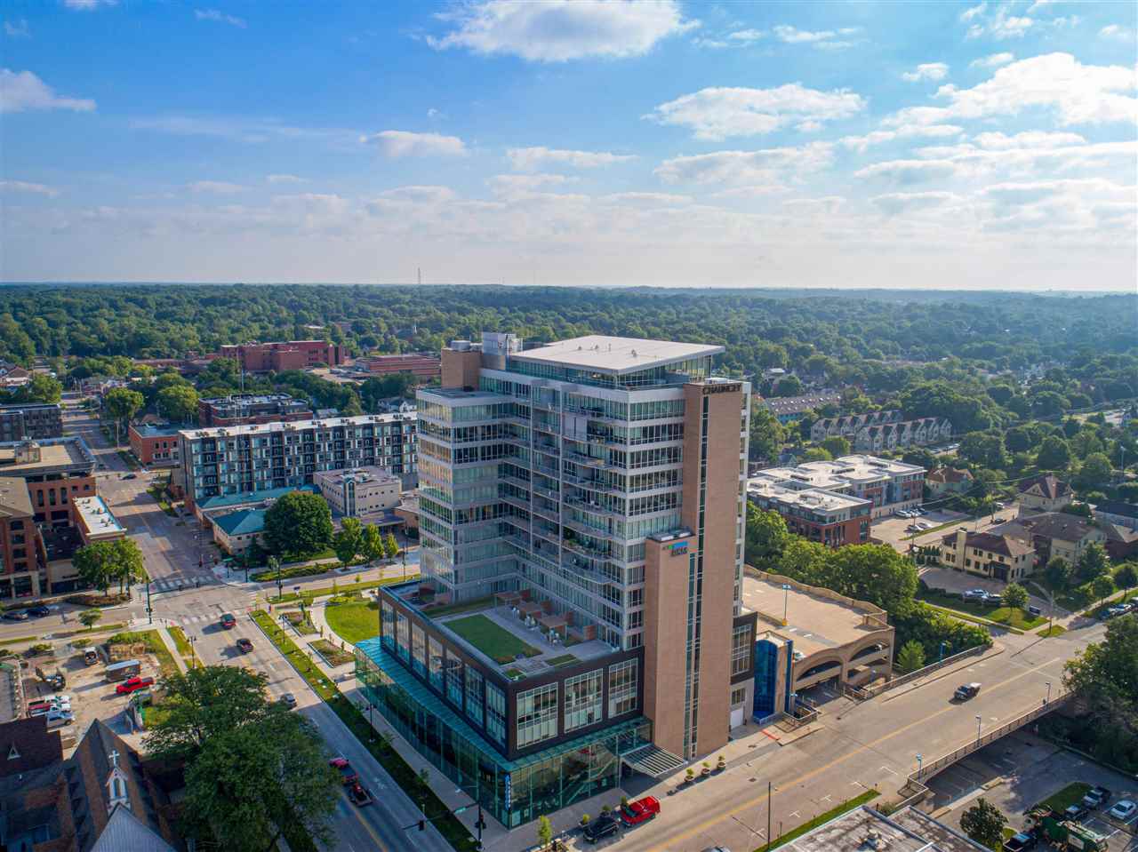 404 E College St Unit: 1006