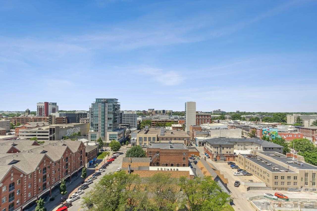 404 E College St Unit: 1006