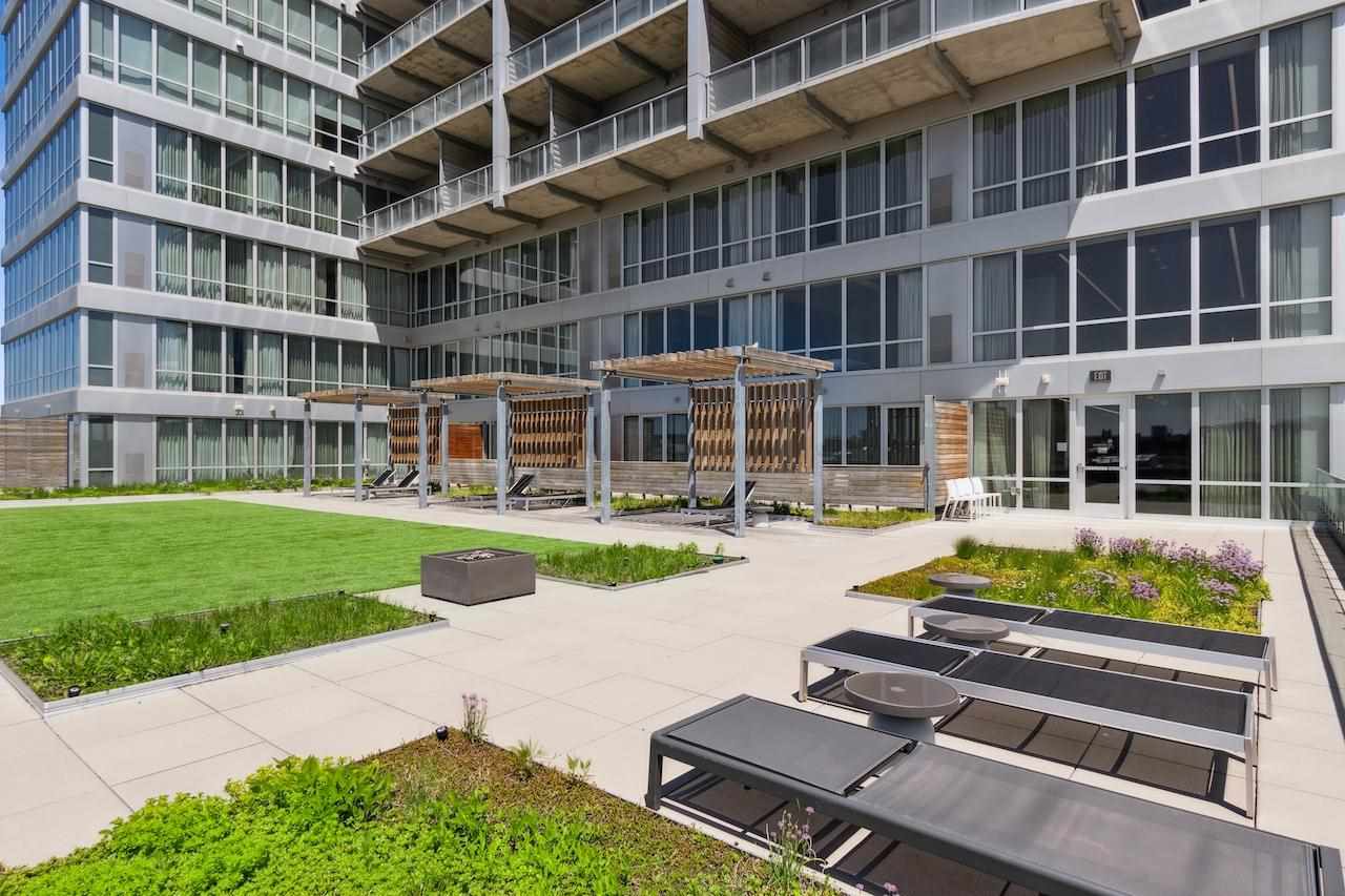 404 E College St Unit: 1006