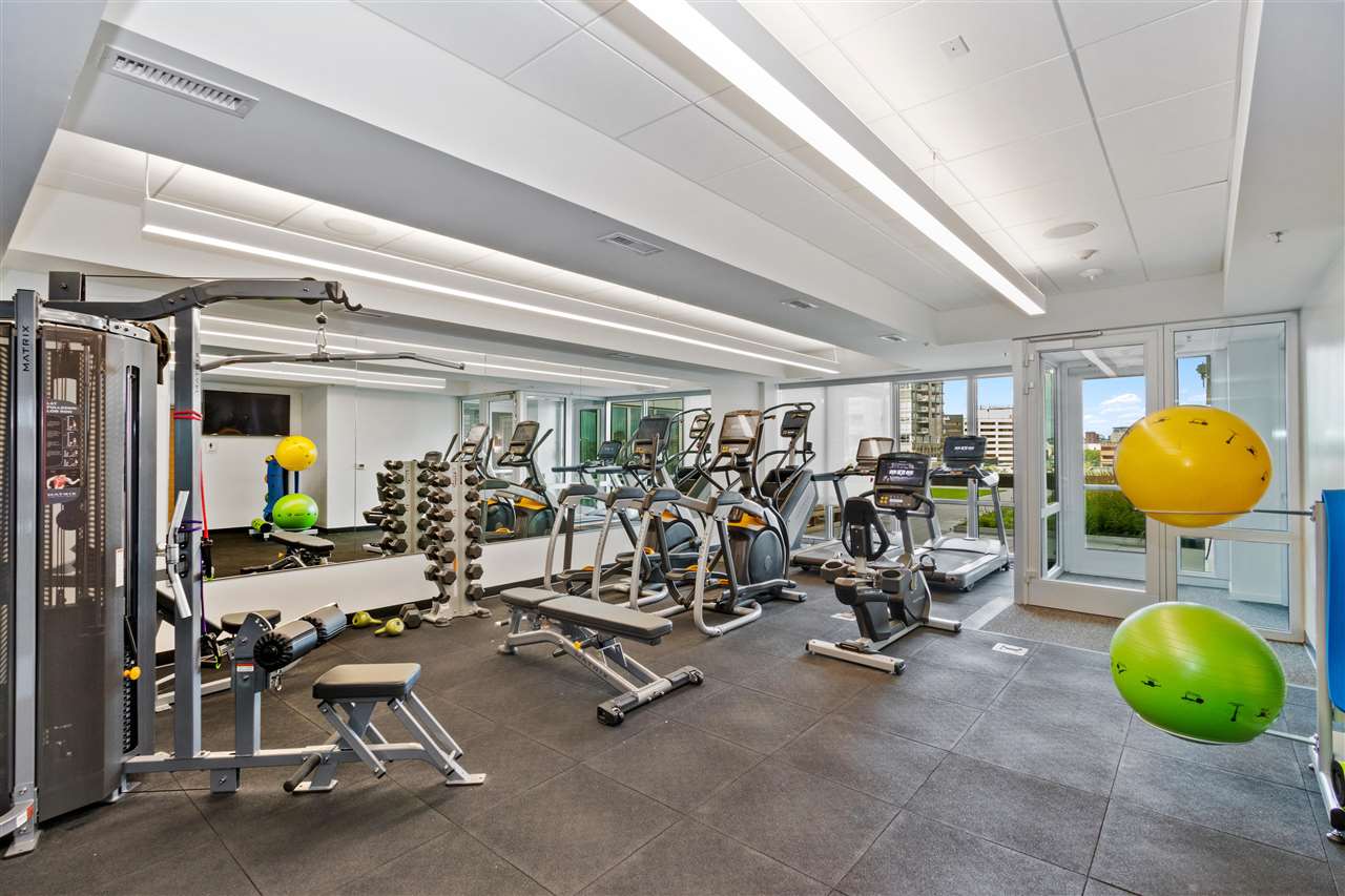 404 E College St Unit: 1006