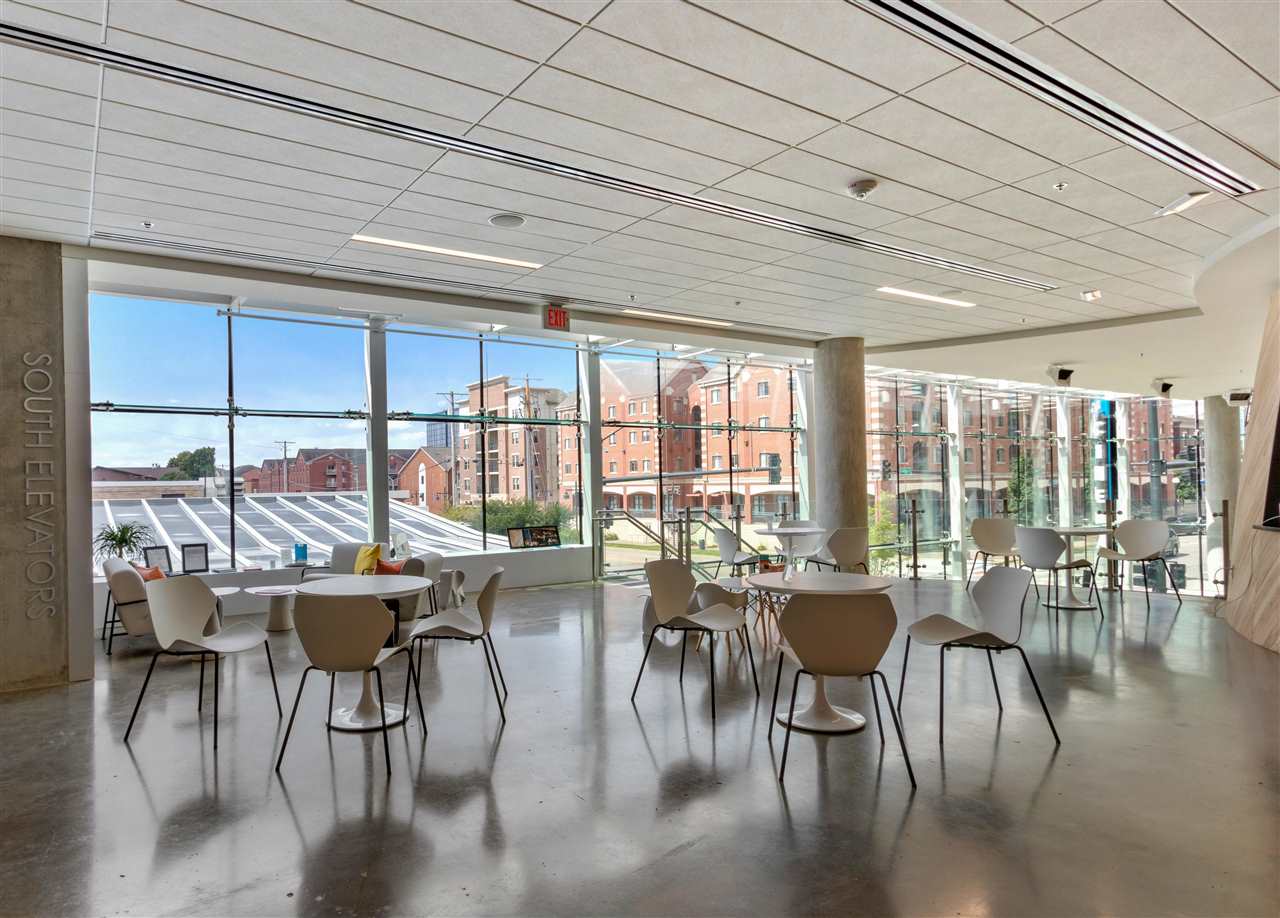 404 E College St Unit: 1006