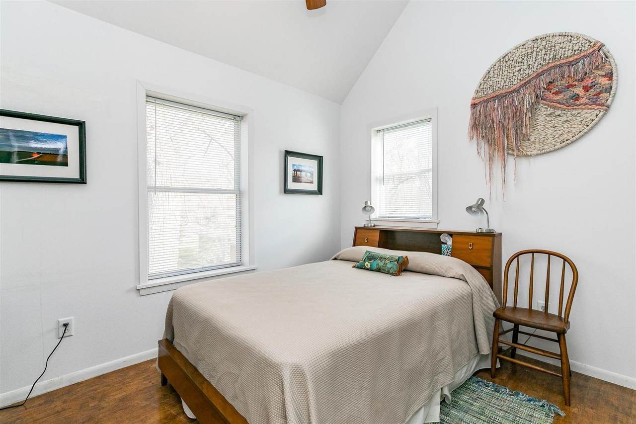 3068 River Front Est NE