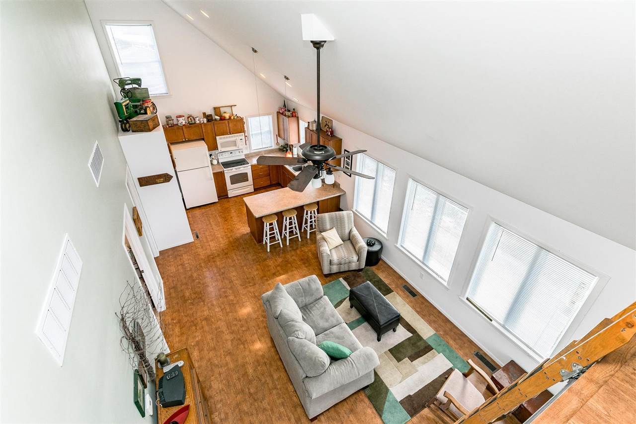 3068 River Front Est NE