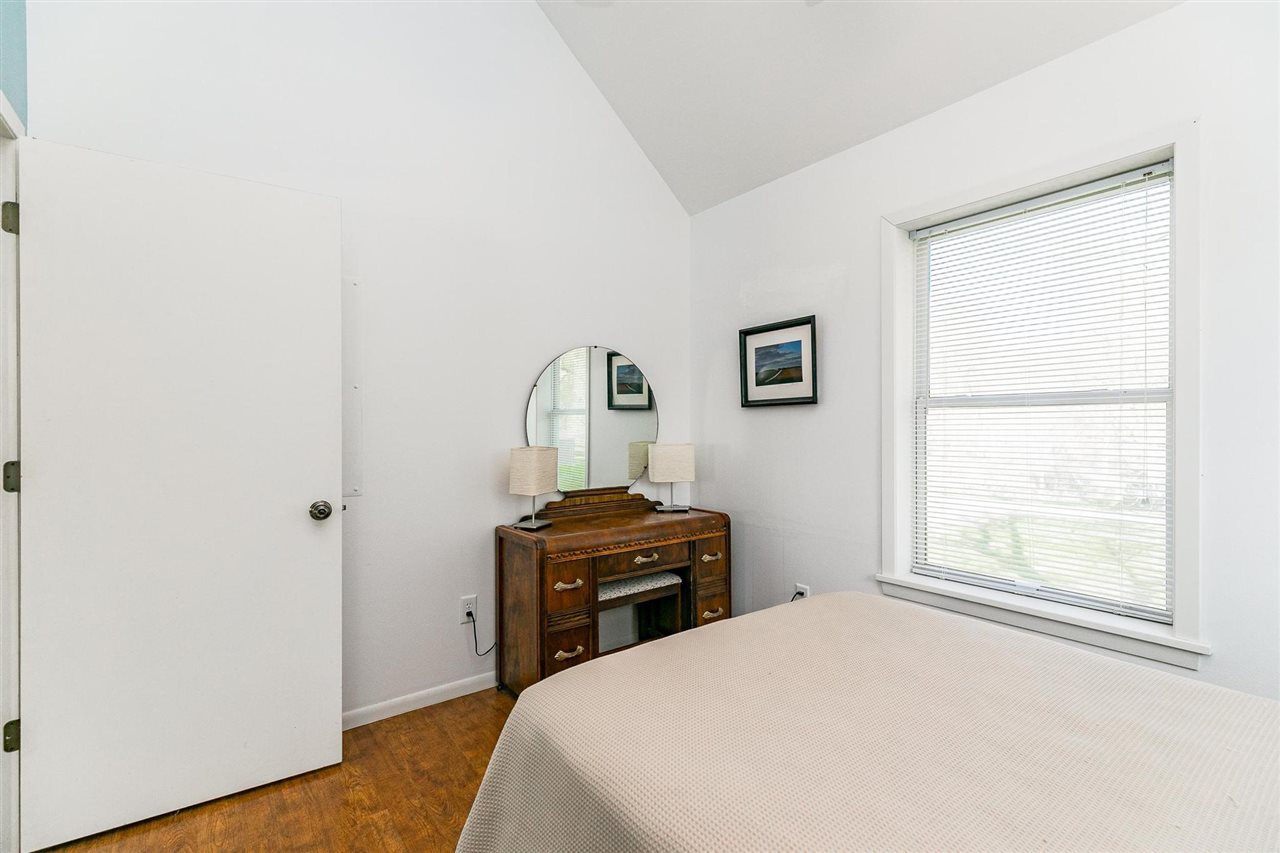 3068 River Front Est NE