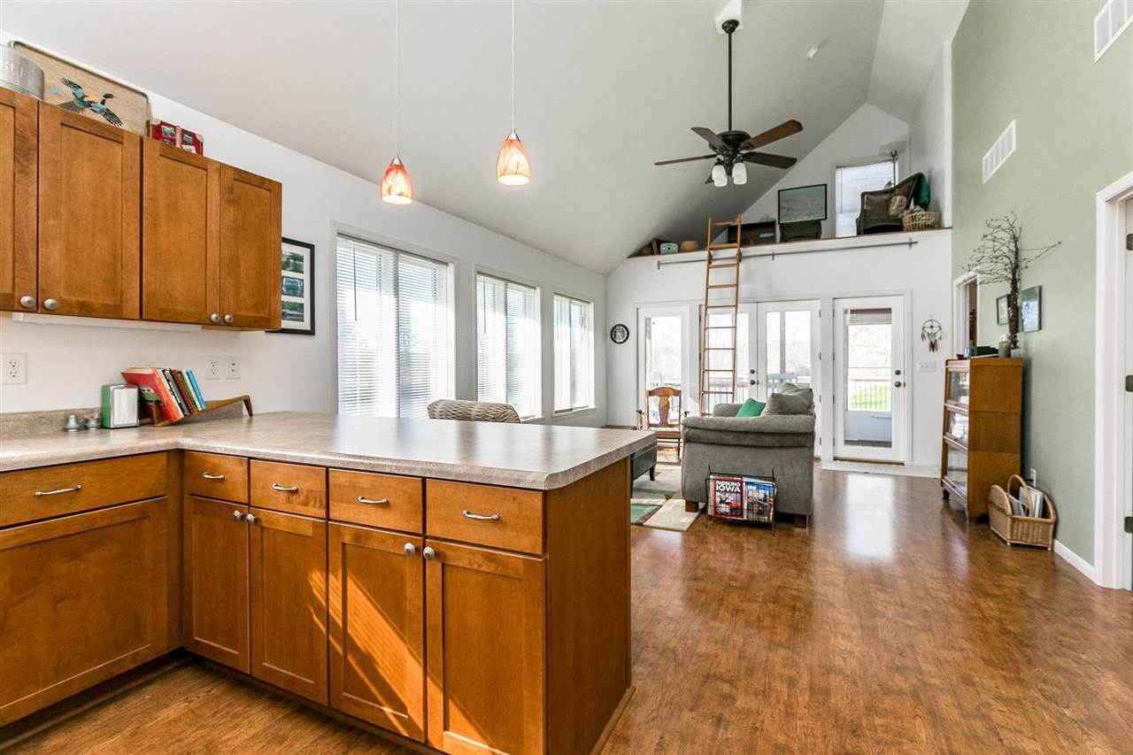 3068 River Front Est NE