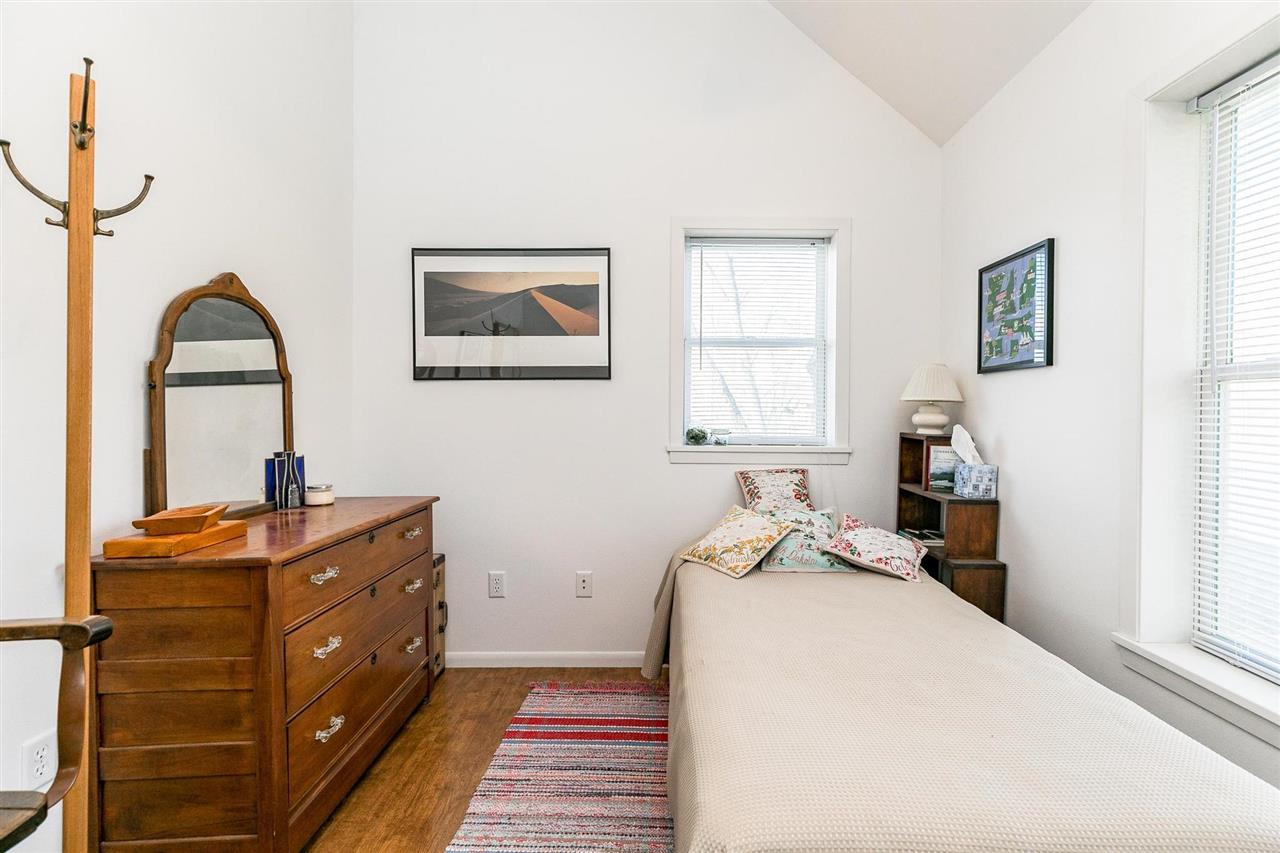 3068 River Front Est NE