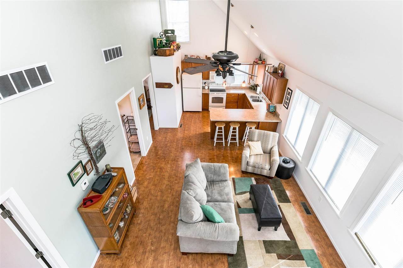 3068 River Front Est NE