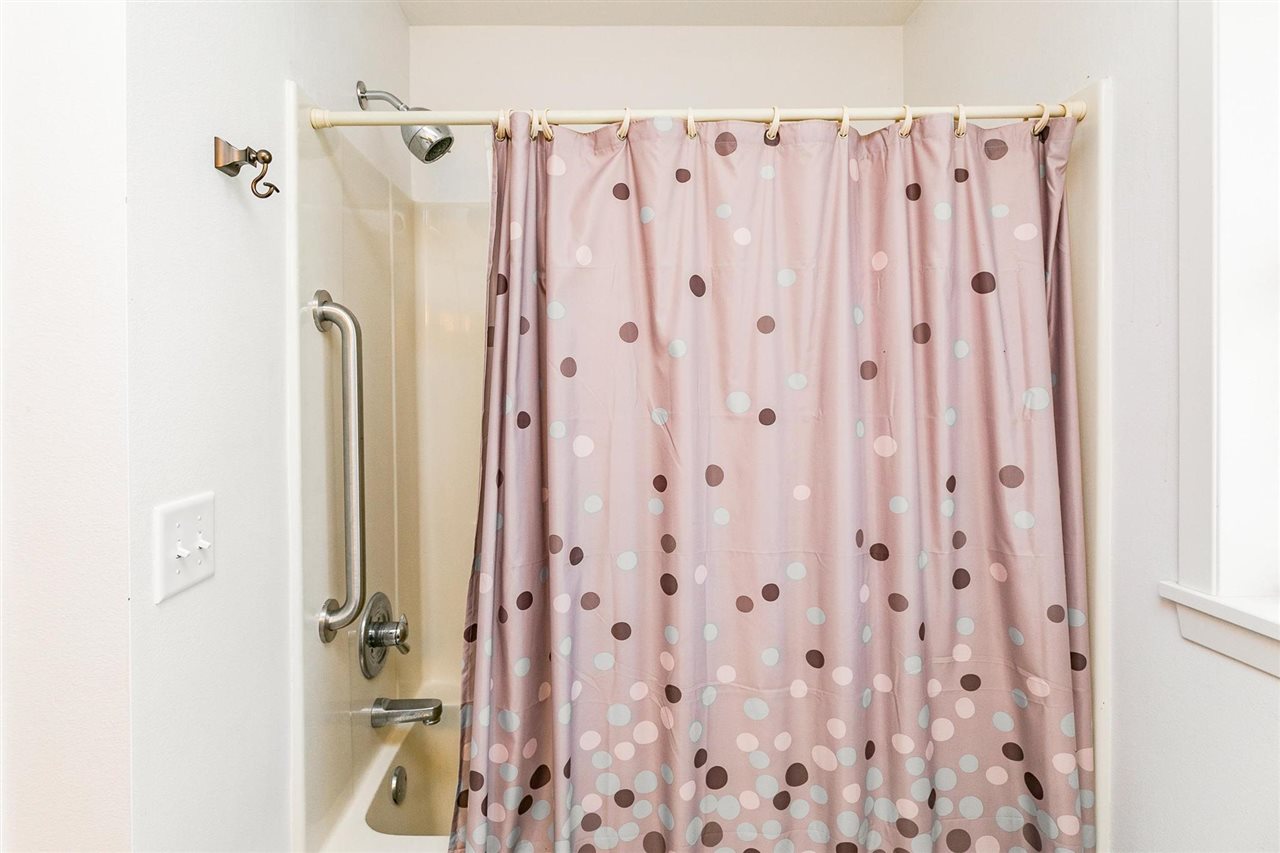 3068 River Front Est NE