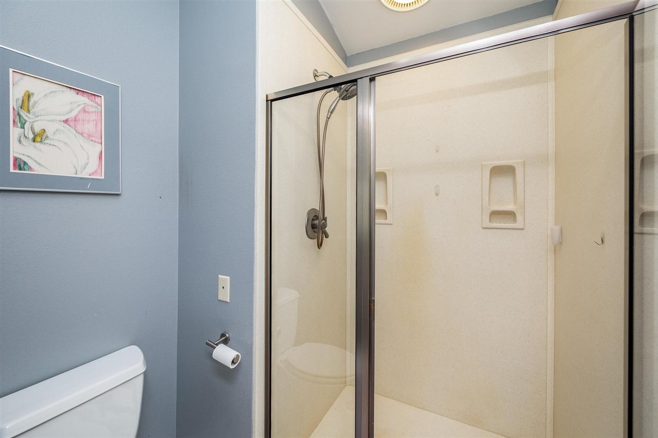 32 N High Circle Dr NE