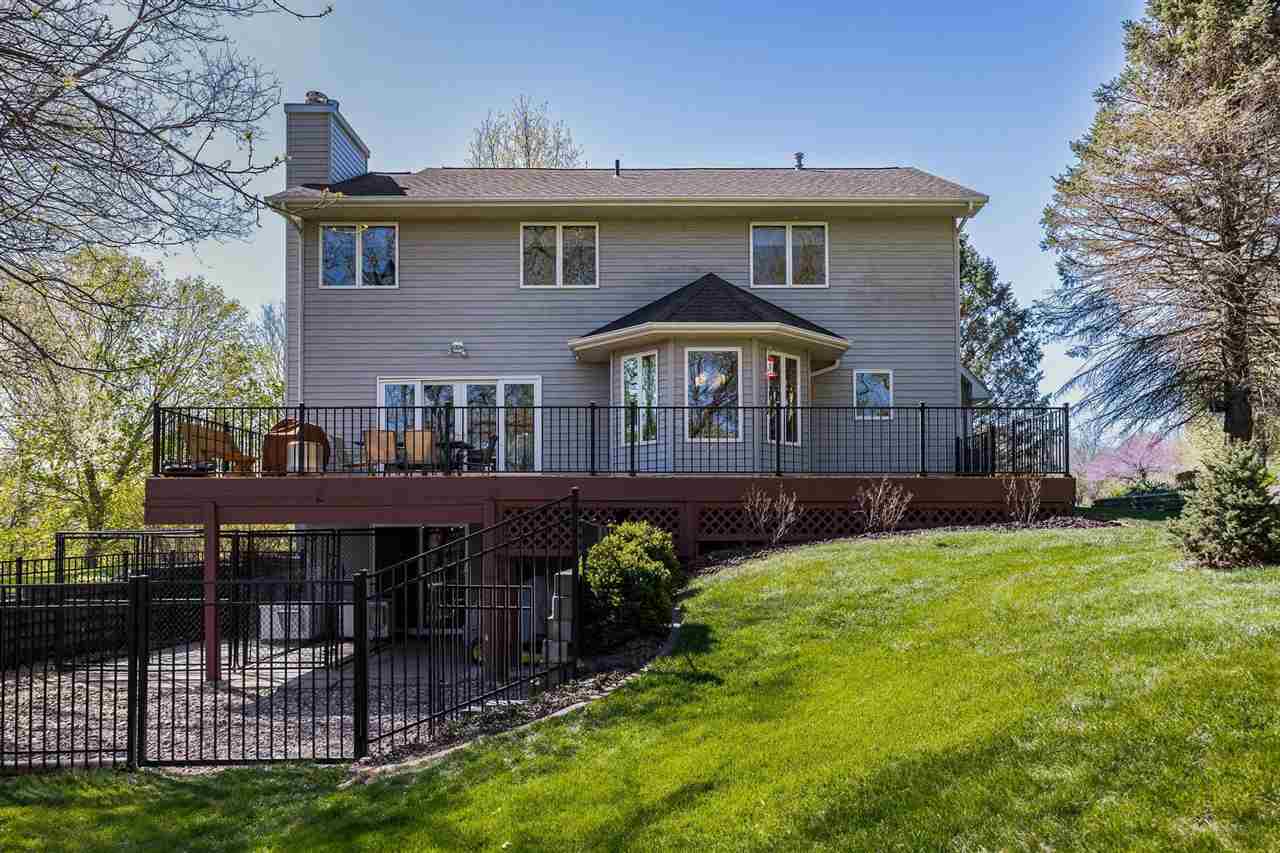 32 N High Circle Dr NE