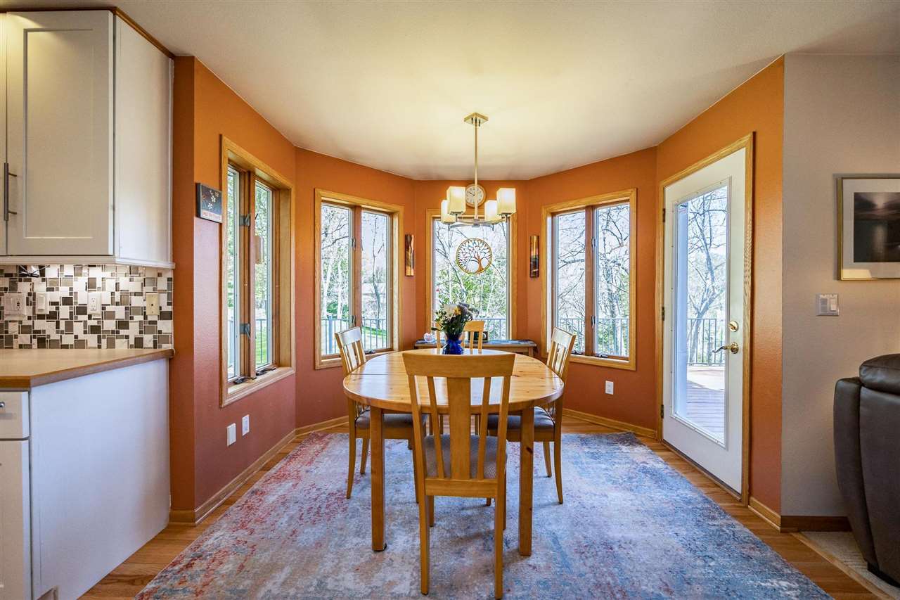 32 N High Circle Dr NE