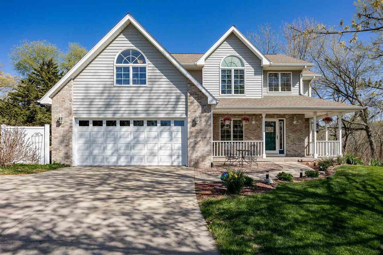 32 N High Circle Dr NE