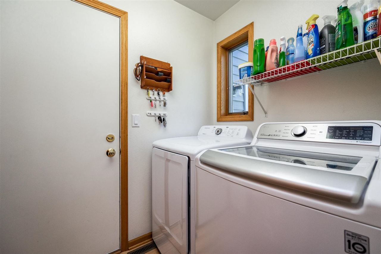 32 N High Circle Dr NE