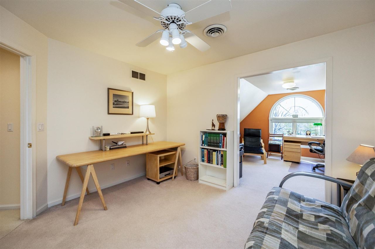 32 N High Circle Dr NE