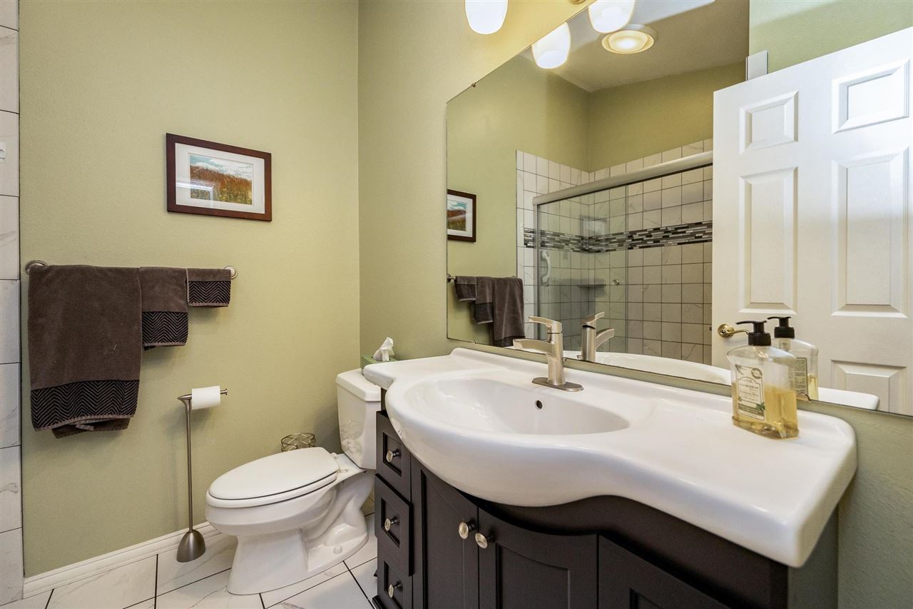 32 N High Circle Dr NE