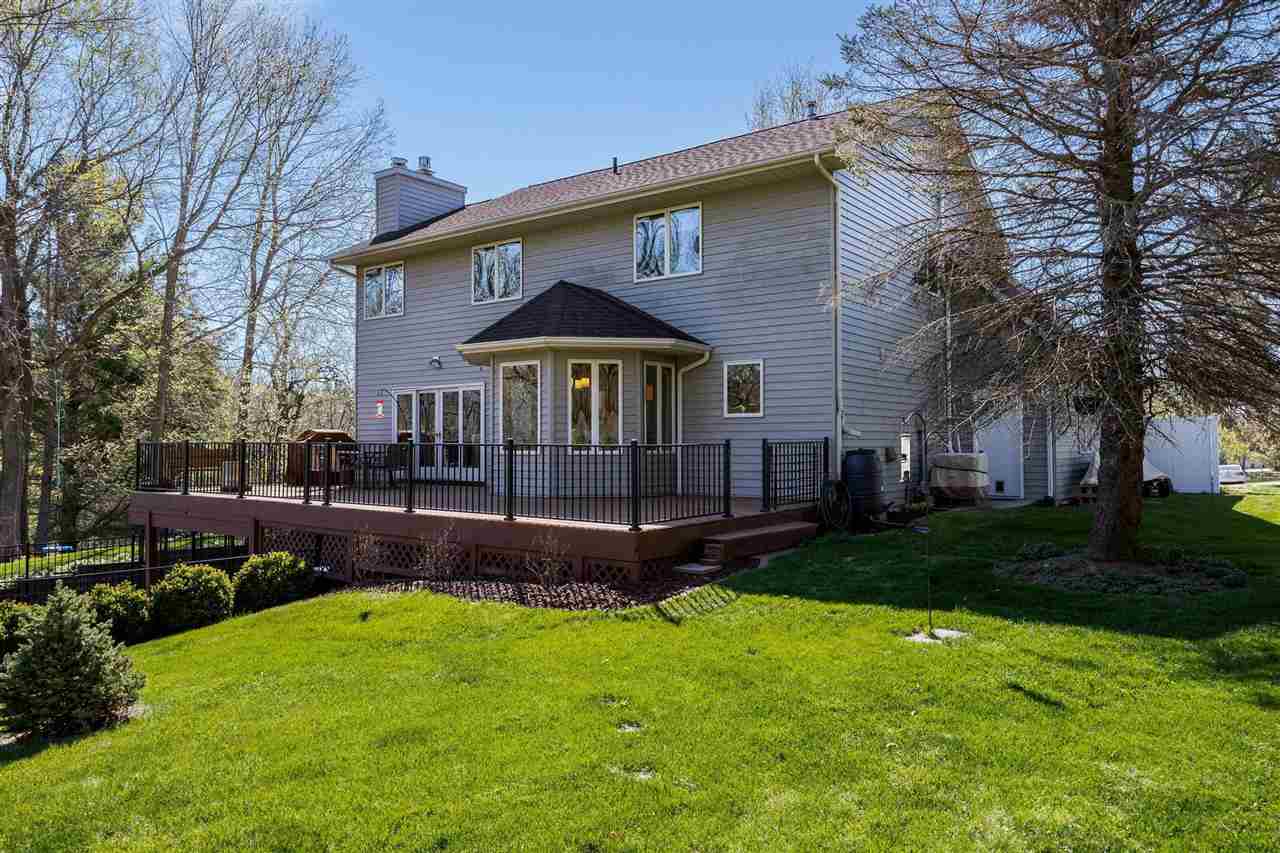 32 N High Circle Dr NE