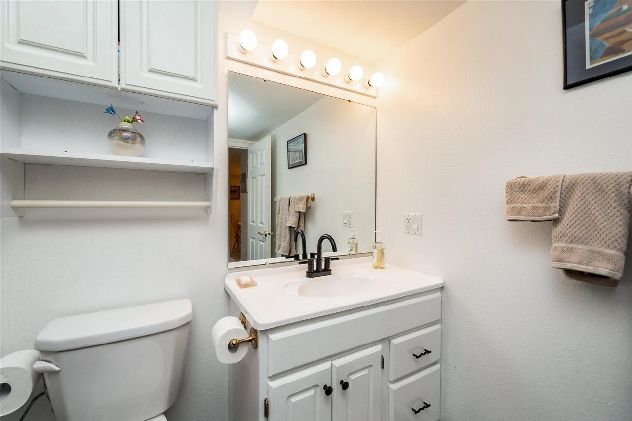 32 N High Circle Dr NE